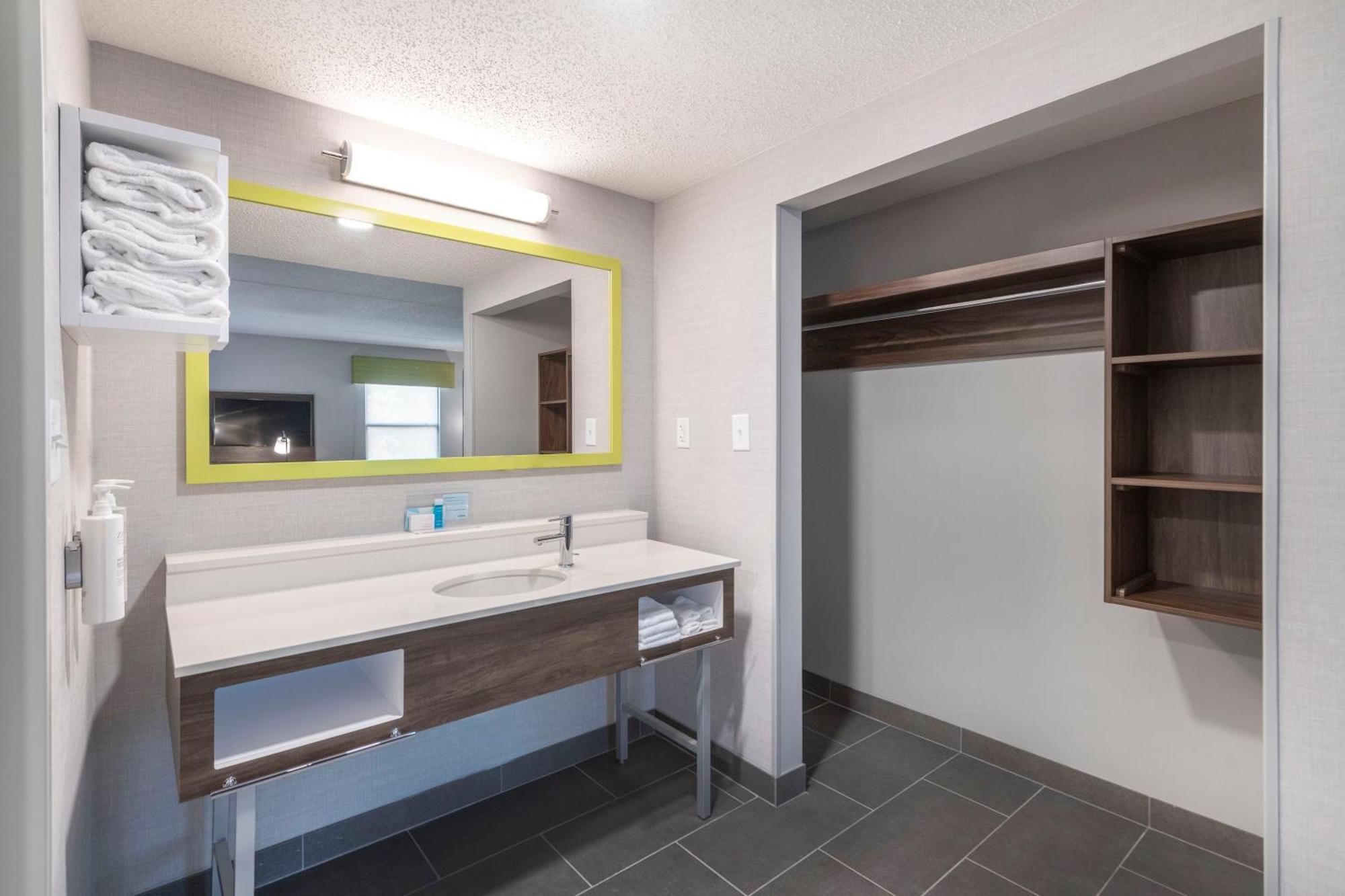 Hampton Inn & Suites Burlington Eksteriør billede
