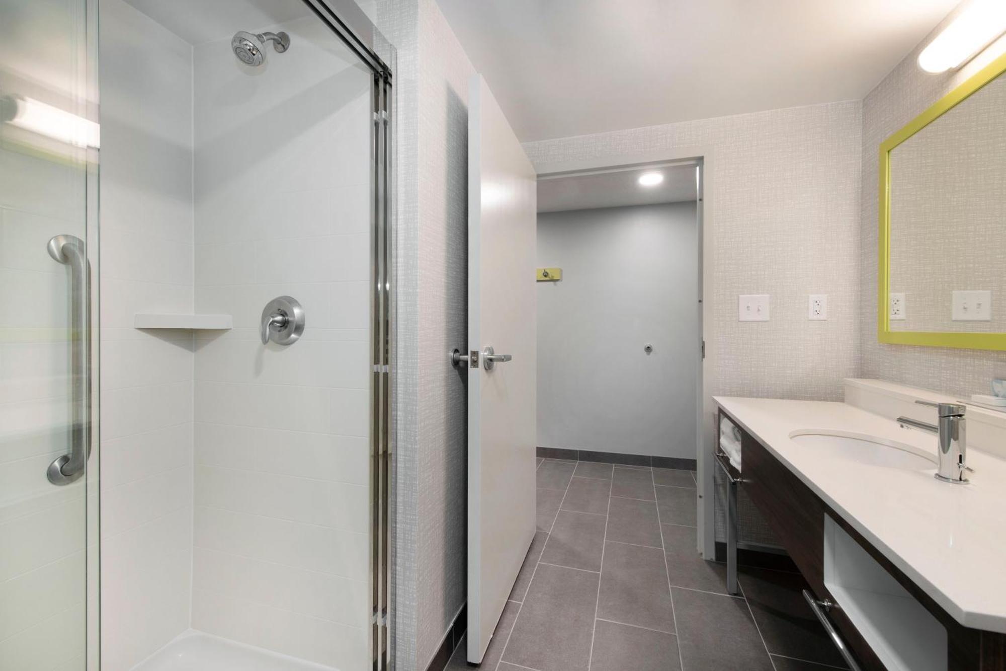 Hampton Inn & Suites Burlington Eksteriør billede